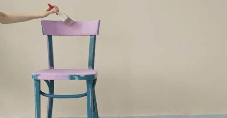 Jak pomalować krzesło drewniane - uniknij najczęstszych błędów