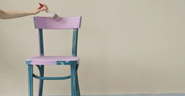 Jak pomalować krzesło drewniane - uniknij najczęstszych błędów