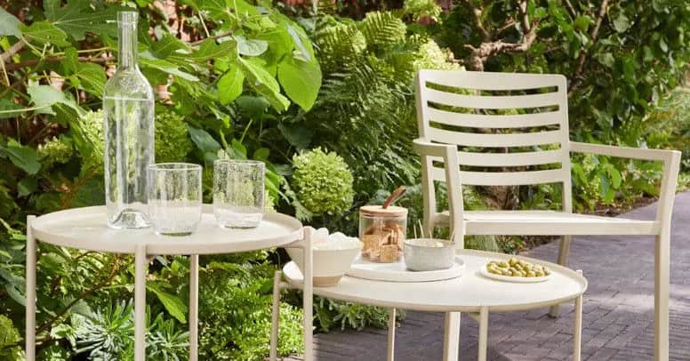 Jak odnowić plastikowe krzesła ogrodowe i przywrócić im blask